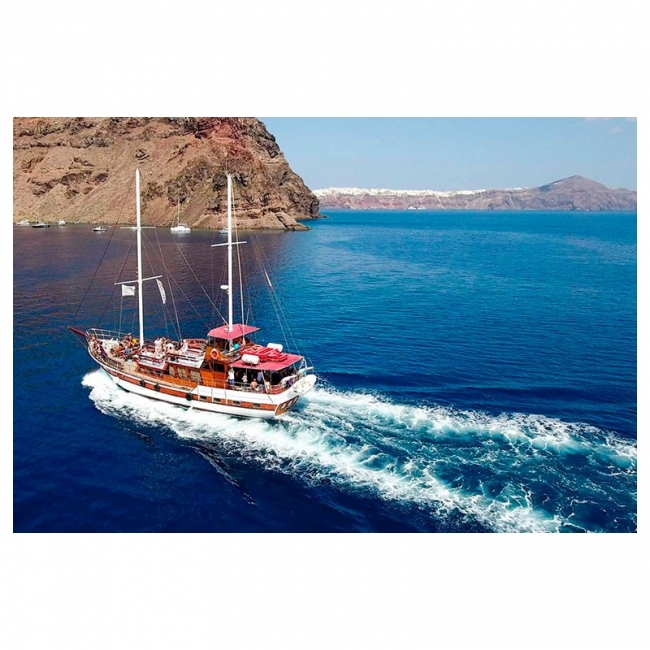 PASEO EN BARCO POR LA CALDERA DE SANTORINI