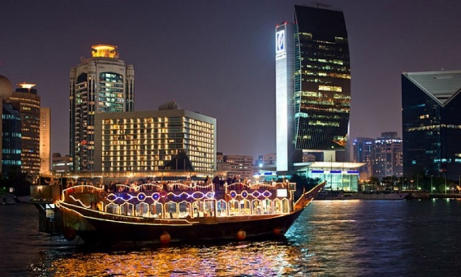 CENA DHOW CRUISE  (zona Marina)