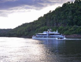 CATAMARAN CRUCERO IGUAZU (PUESTA DE SOL)