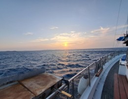 CRUCERO POR LAS ISLAS DE DELOS Y RHENIA AL ATARDECER
